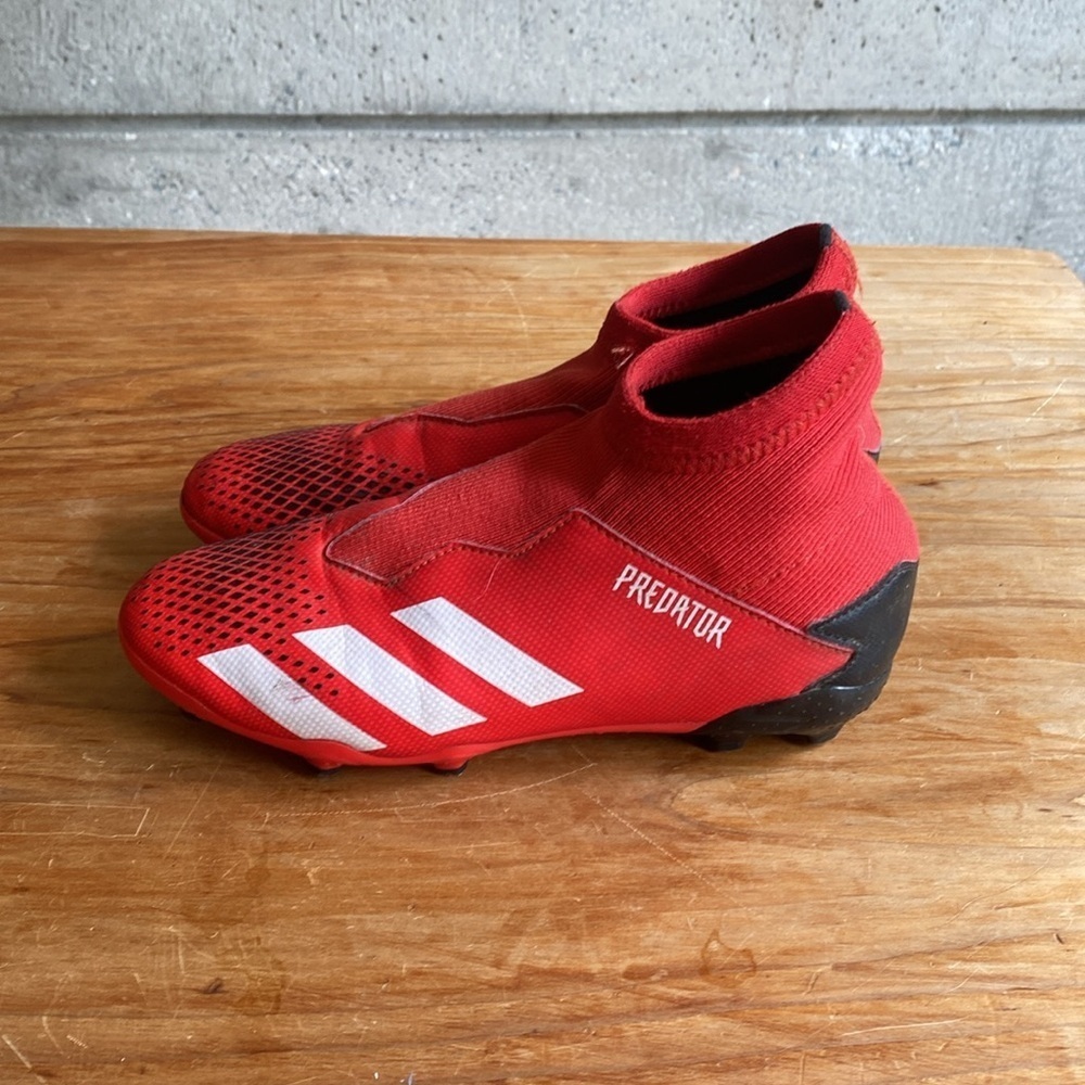 Sz 4 Kids Adidas Predator Laceless Firm Ground Soccer Cleats
